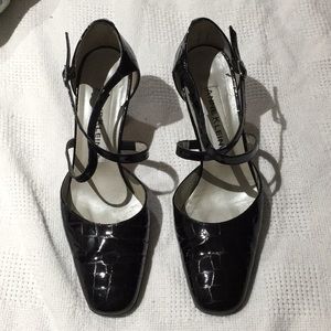 Anne Klein 8.5 black leather strap heel guc